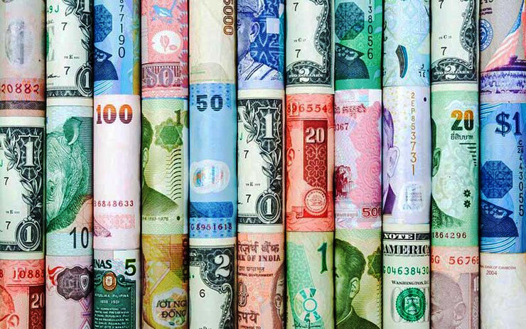 کاهش نرخ رسمی یورو و ۱۸ ارز در ۱۵ آذر ۱۴۰۰