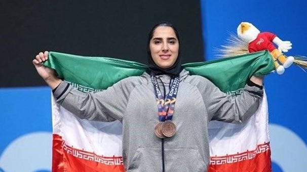 کسب نخستین نشان طلای تاریخ وزنه برداری بانوان ایران