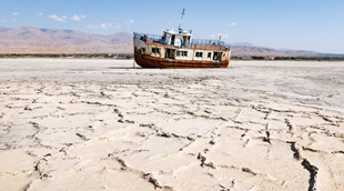 خشک شدن دریاچه ارومیه جان حدود ۱۰ میلیون نفر را تهدید می‌کند