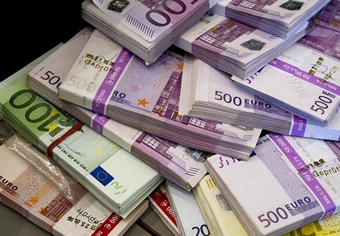 قیمت امروز دلار و یورو در مرکز مبادله ایران( چهارشنبه ۸ شهریور۱۴۰۲)