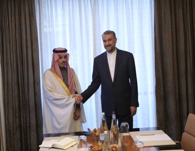 دیدار وزرای خارجه ایران و عربستان در حاشیه نشست «دوستان بریکس»