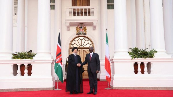 استقبال رسمی ویلیام روتو از رئیس جمهور ایران در کاخ ریاست جمهوری کنیا